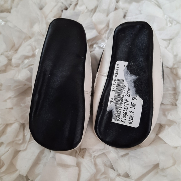 4 / $20 Kidgets Infant Crib Shoes Baby Sneakers Emoji Rainbow Heart Patches 0-6M - Picture 5 of 8